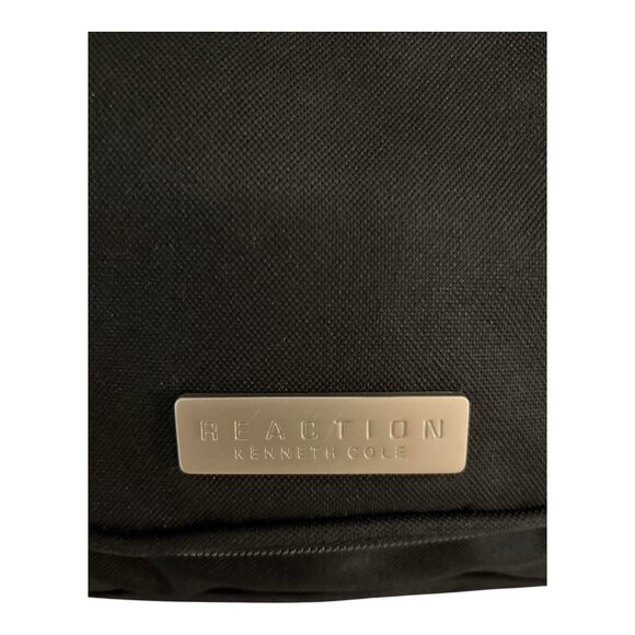 Kenneth Cole Reaction Hanging Toiletry Travel Bag – Black – Multiple Compartment - Picture 2 of 8